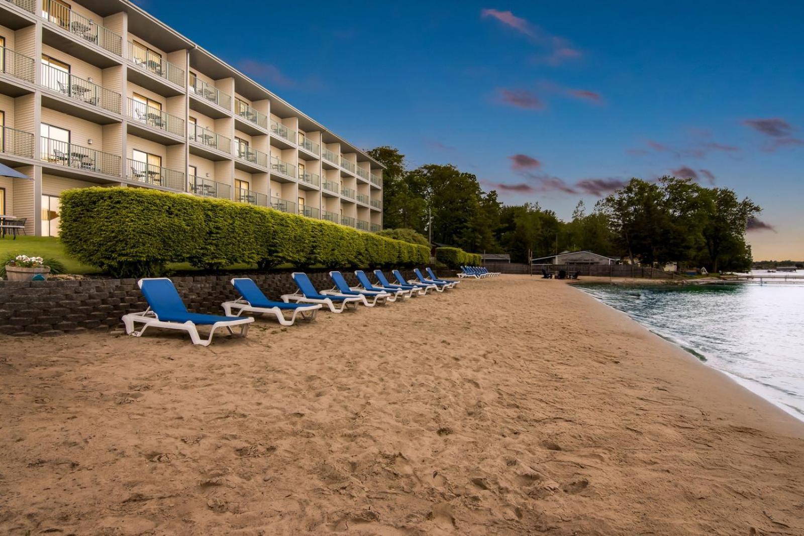 Beachfront 3*